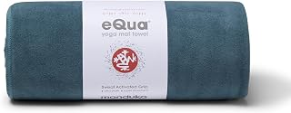 Manduka eQua Serviette pour Tapis de Yoga – Microfibre à séchage Rapide, légère, Facile pour Les Voyages, Utilisation pour Le Yoga Chaud, Le Vinyasa et l'énergie – 182 cm – Sauge Solide - Image 1