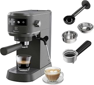 Electrolux Machine à expresso à cappuccino Explore 6 E6EC1-6BST, la Technologie Thermo Block, Filtre 2 en 1 ou insert pour dosettes ESE, égouttoir amovible, Mousseur à lait, Noire - Image 1