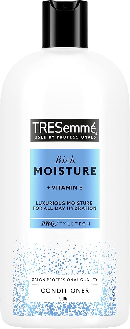 TRESemmé Moisturizing Conditioner with Vitamin E for Dry Damaged Hair 900ml - Image 1